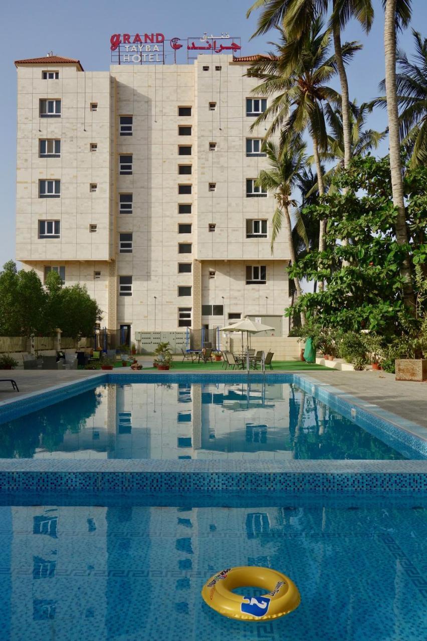 Grand Tayba Hotel Салалах Екстериор снимка